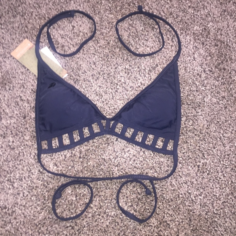 NWT - Reef bikini top - black